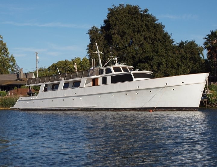 Yacht DEANNA, Ventnor Boat Works | CHARTERWORLD Luxury Superyacht Charters